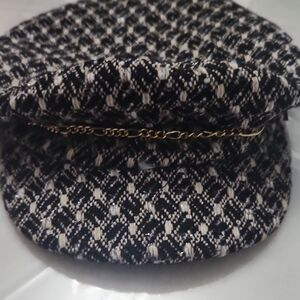 INC International Concepts Monochrome Patterned Beret Hat with Gold Chain
